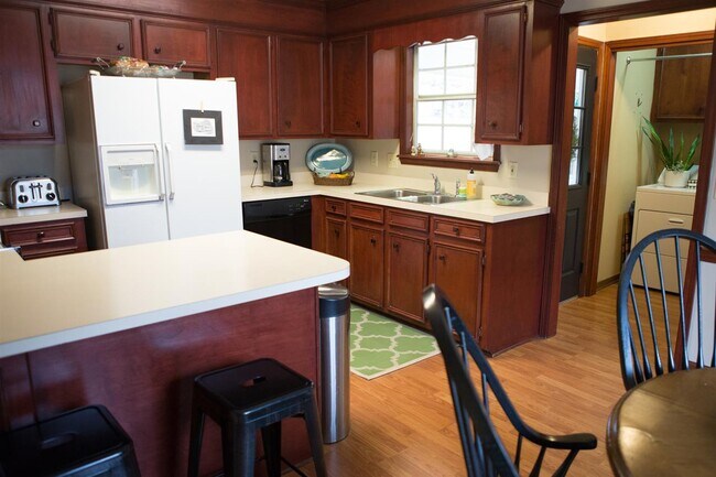 Foto del edificio - 436 Brentwood Dr