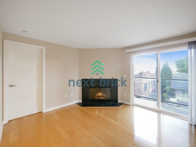 Building Photo - Exceptional Condo in Capitol Hill Available for Rent!
