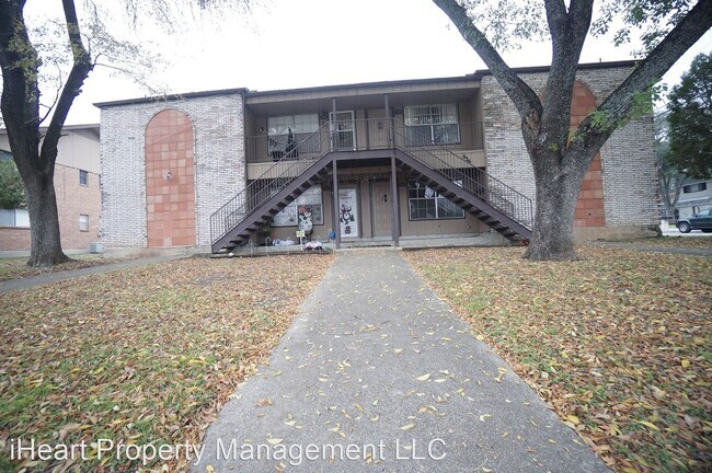 Foto del edificio - 626 Chauncey Dr