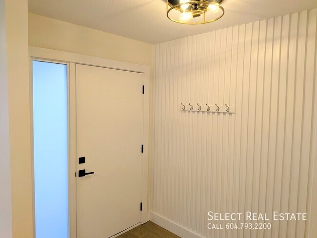 Photo du bâtiment - 7580 Sapphire Dr