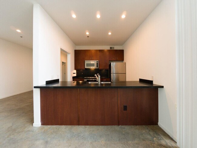 Foto del edificio - 415 S Front St