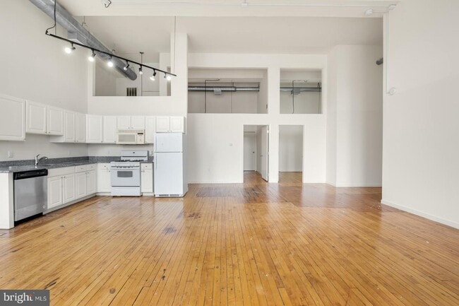 Building Photo - 622 S 4th St