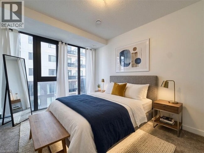 Photo du bâtiment - 1434 Highland Rd W