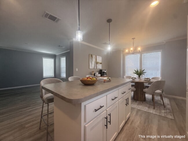 Building Photo - 602 Choo Choo Ln