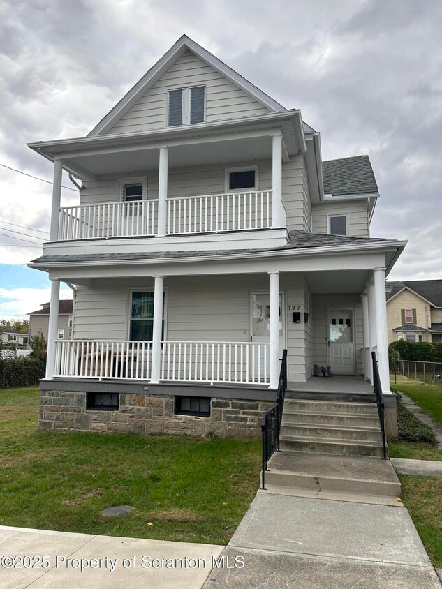 Foto principal - 729 W Locust St