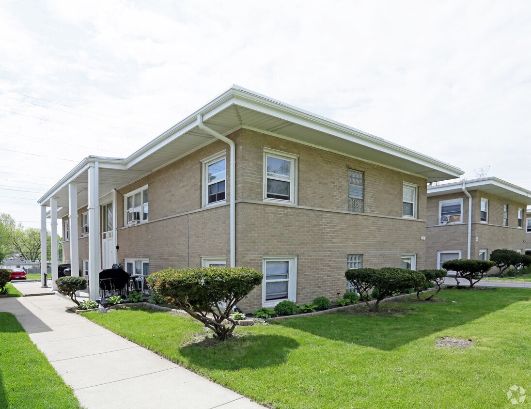 Primary Photo - 73 E Blecke Ave