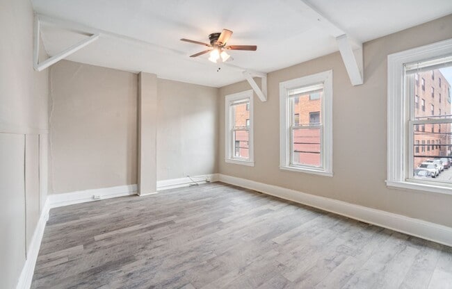 Photo - 1815 Locust St Apartment