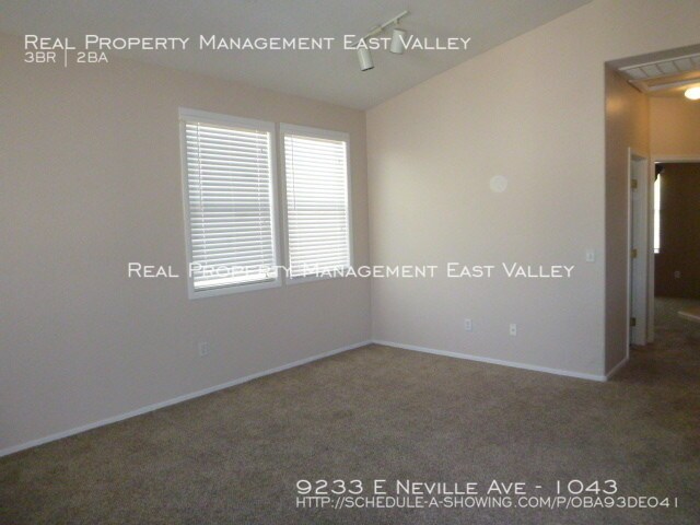 Building Photo - 9233 E Neville Ave
