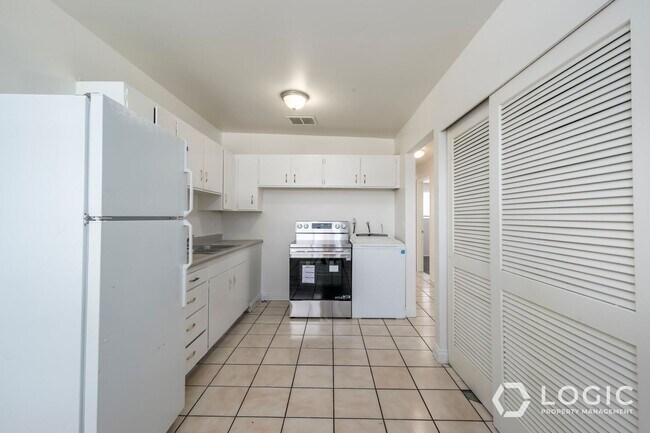 Foto del edificio - 1610 Ivy Cir