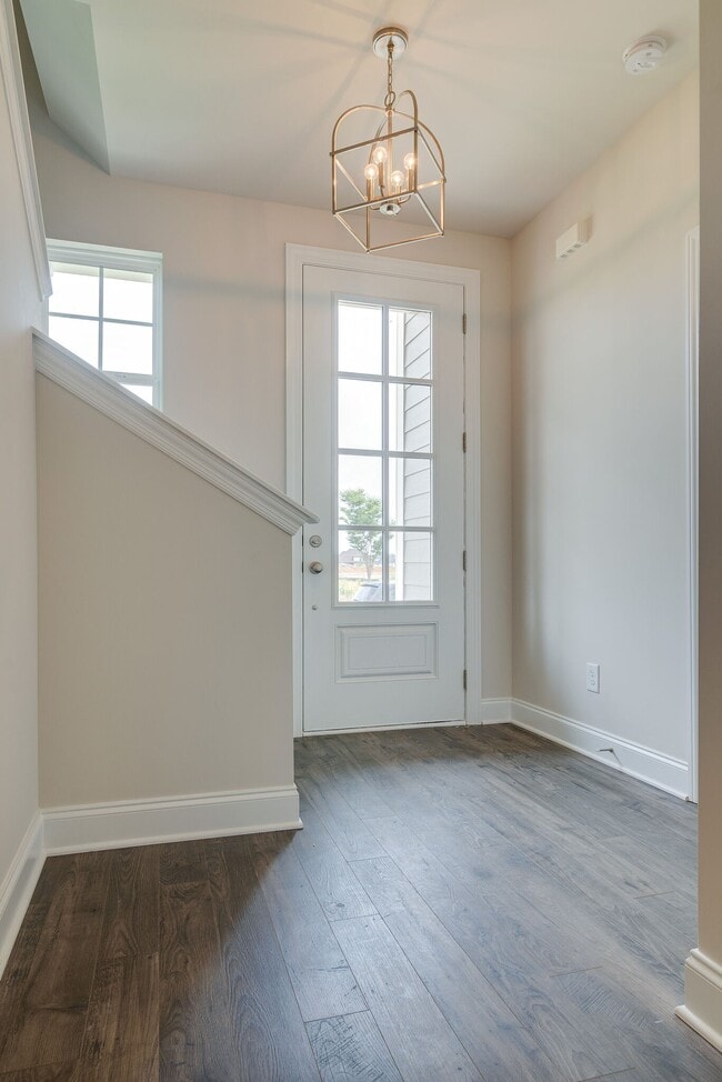 Building Photo - 2524 Elmcroft Ave