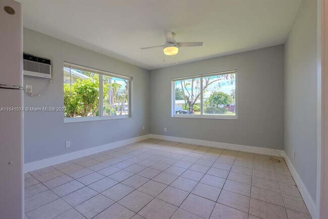 Building Photo - 931 SW 30th St