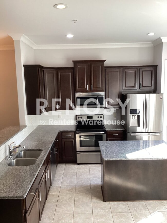 Building Photo - 2422 Tenor Ln