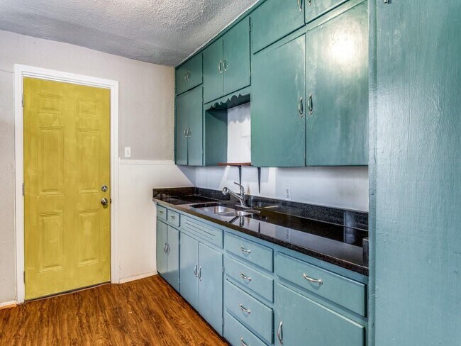 Foto del edificio - 1136 Garland Ave