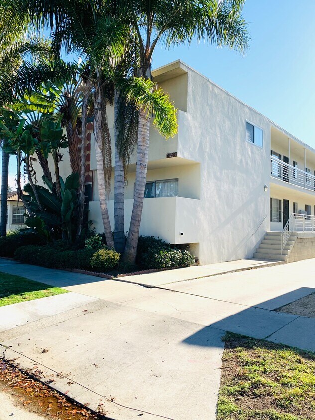 Foto principal - 4053 Irving Pl