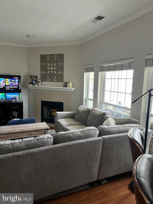 664 Gateway Dr SE Unit 305, Leesburg, VA 20175 Room for Rent in Leesburg, VA