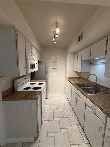 Foto del edificio - 7904 Royal Ln