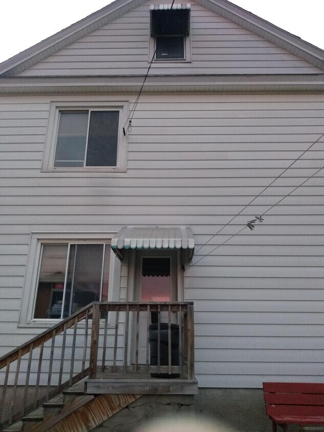 Back Entrance - 409 Vrooman Ave