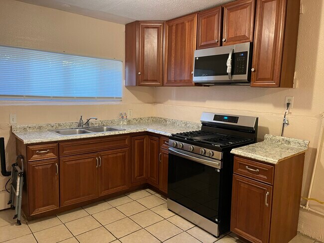 Foto del edificio - 767 Woodland Rd