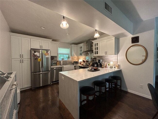 Building Photo - 816 NE 9th Ave