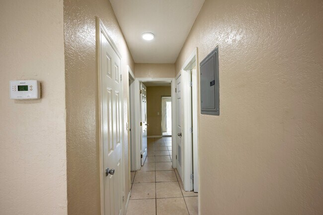 Foto del edificio - 131 NW 57th St