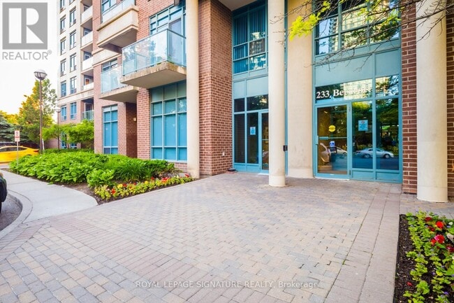 Building Photo - 233 Beecroft Rd