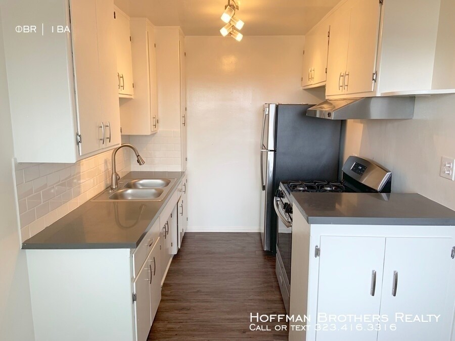 Foto principal - 5642 South La Brea Ave