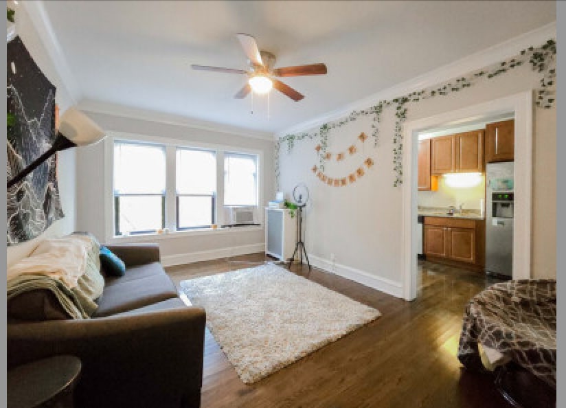 Primary Photo - 5076 N Wolcott Ave