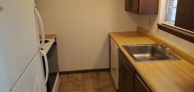 Foto del edificio - 3300 Albany Ct