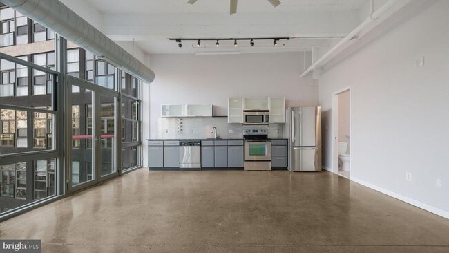 Building Photo - 444 N 4th St