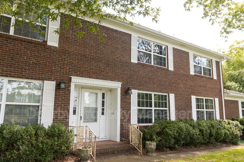 Primary Photo - 4235 Greenbriar Rd
