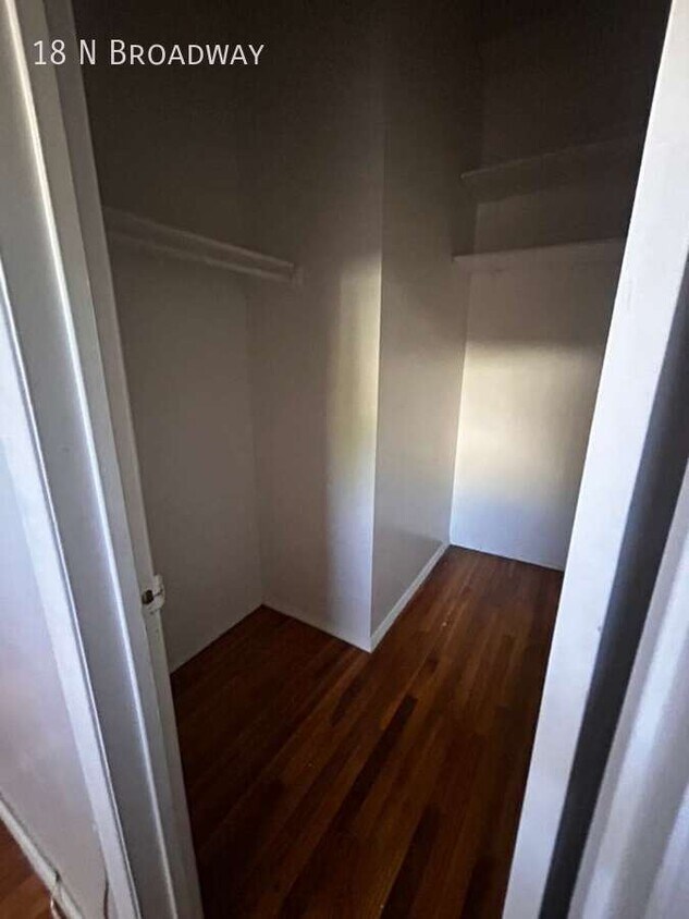 Foto principal - 18 N Broadway-