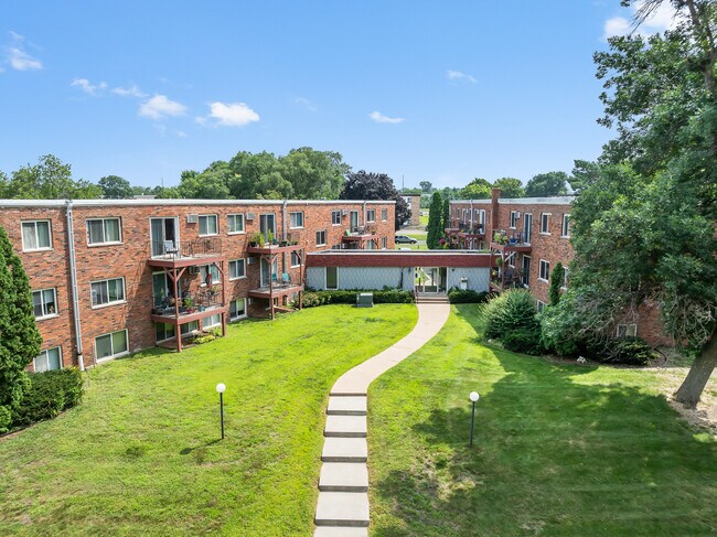 Foto del edificio - Riverwood Homes LLC