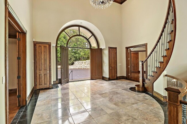 Building Photo - 900 Juliano Ct