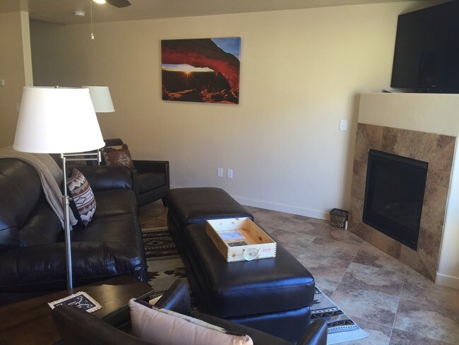 Building Photo - 3862 South Desert Willow Circle