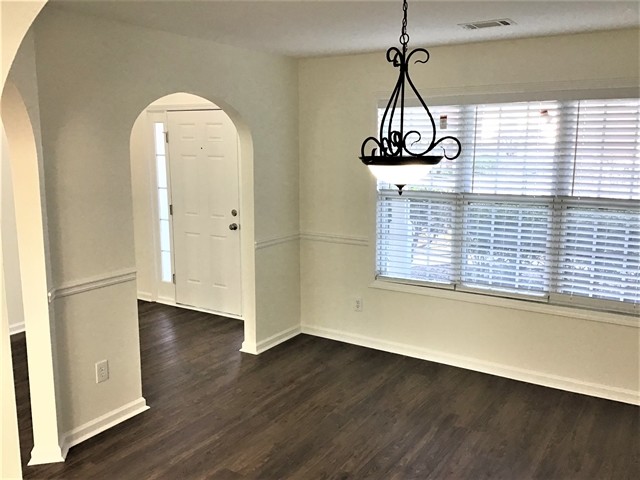 Building Photo - 6250 Mulberry Park Dr