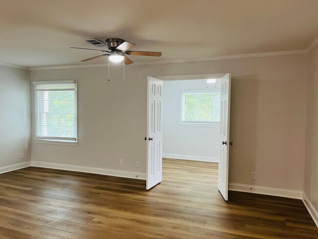 Building Photo - Wow! Newly renovated 2 bedroom 2 bathroom unit in Lithonia. Must see!