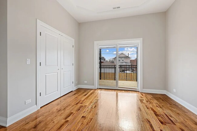 Foto del edificio - 5955 W Superior St