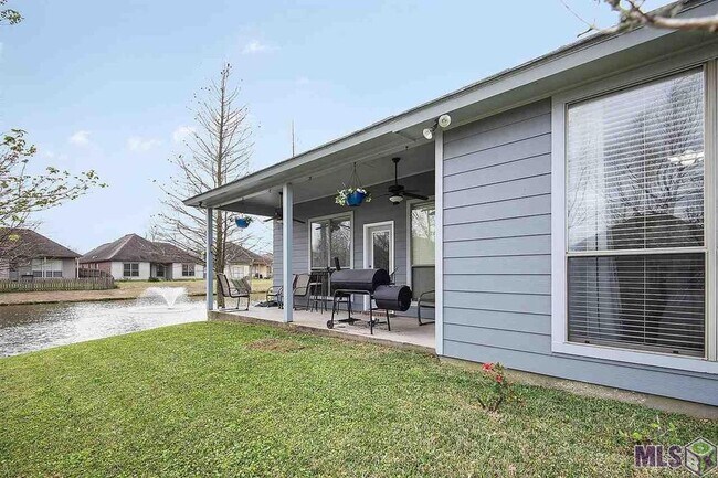 Foto del edificio - 2985 Nicholson Lake Dr