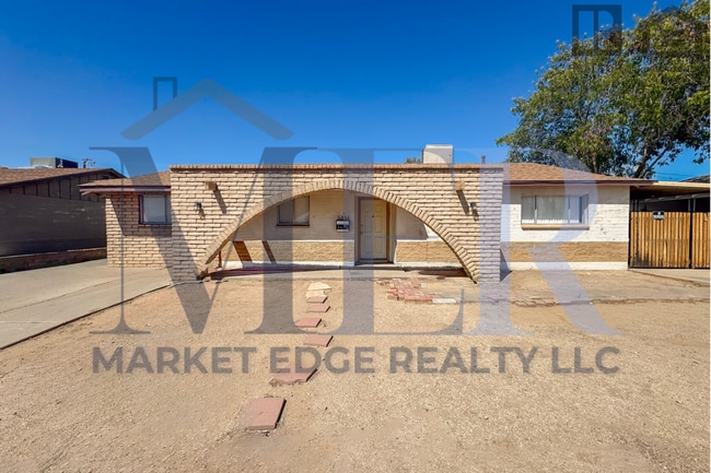 5Bed/2Bath Home at 35th Ave/Cactus! Ready for Immediate Move-In! -- NO HOA! - 5Bed/2Bath Home at 35th Ave/Cactus! Ready for Immediate Move-In! -- NO HOA!