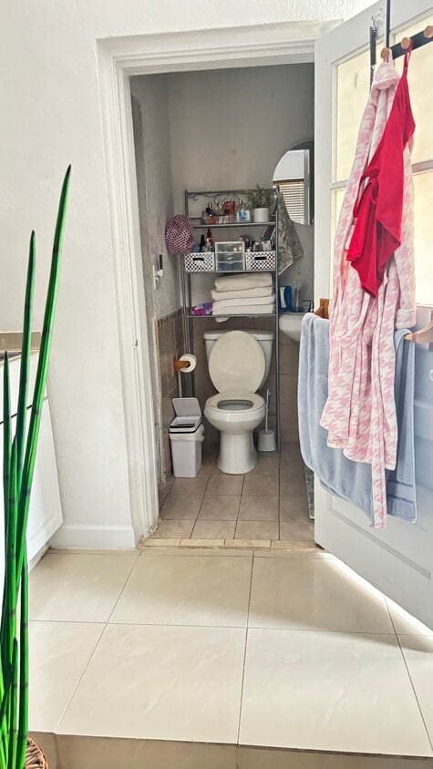 Building Photo - 8740 SW 41st St