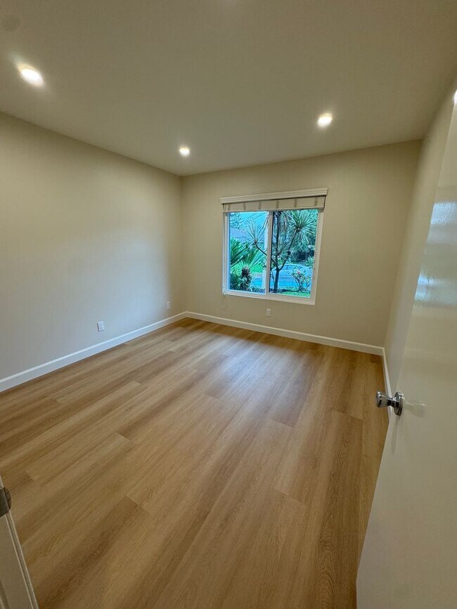 Foto del edificio - Renovated Home with Modern Comfort and Spacious Living