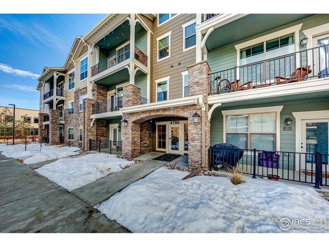 Foto principal - 4780 Hahns Peak Dr