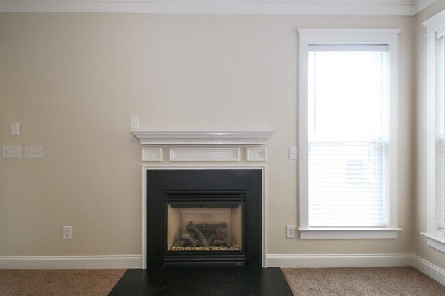 Building Photo - 15207 Barnsbury Dr