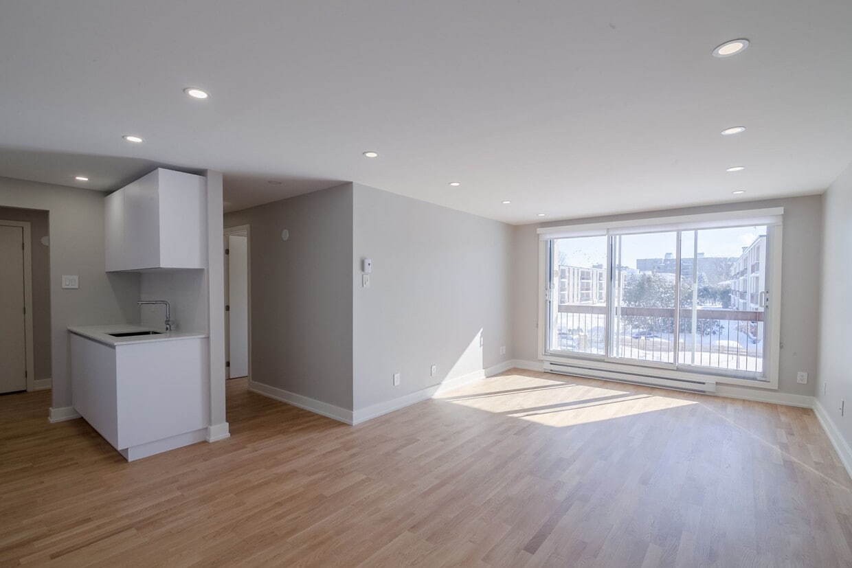 Primary Photo - Les Appartements St Lambert