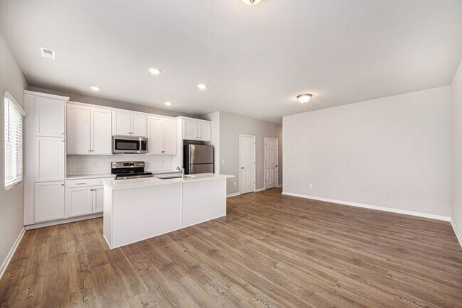 Building Photo - 3514 Welden Dr SW
