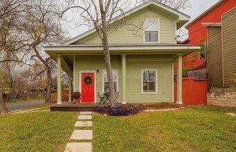 Building Photo - 2300 E 9th St