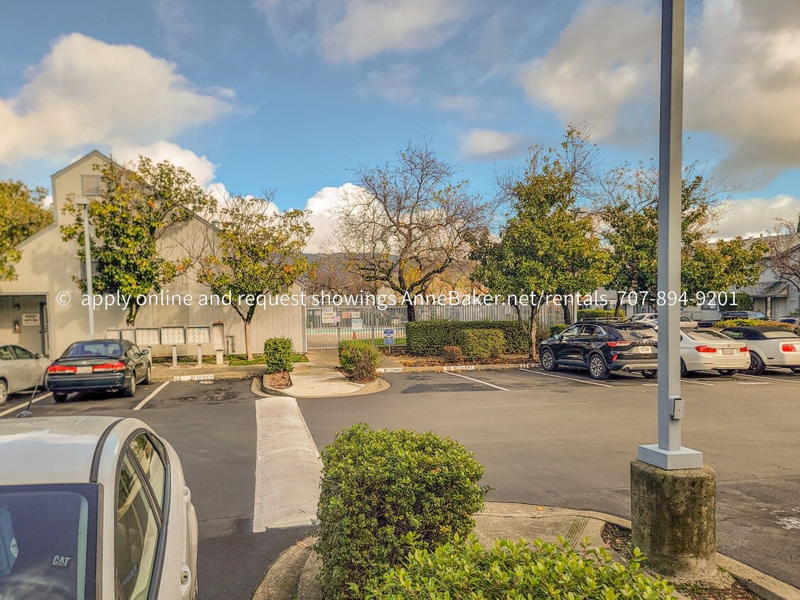 Foto principal - Cloverdale Meadows 2 Bedroom Condo Availab...