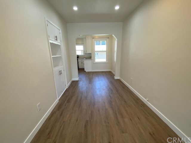 Foto del edificio - 5233 E Carson St