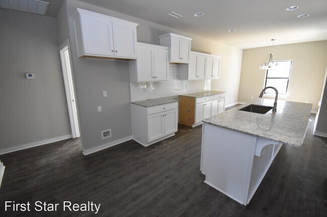 Building Photo - 4 br, 2 bath House - 481 N Tacoma Street