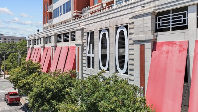 Foto del edificio - Modern 1-Bedroom with Downtown Raleigh Skyline Views